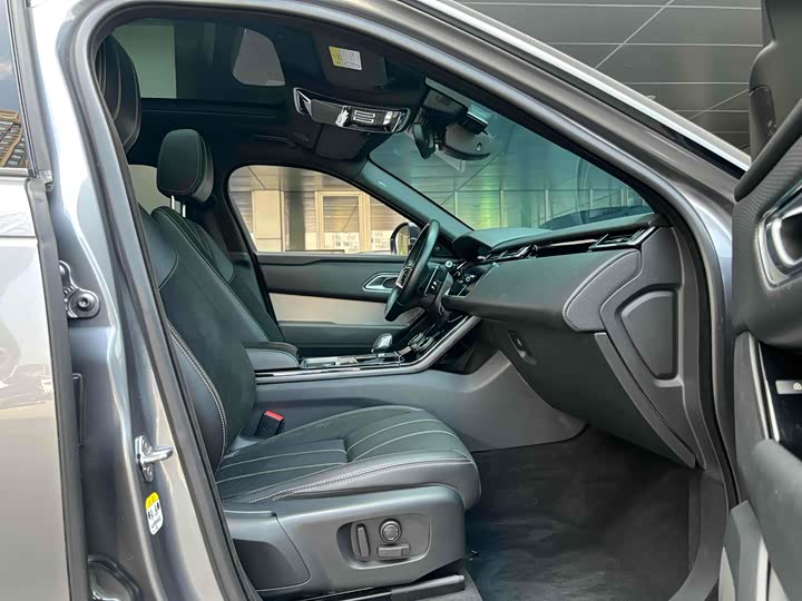 Фото 16 - Land Rover Range Rover Velar