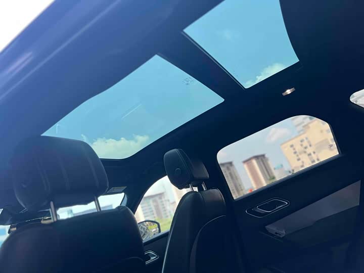 Фото 21 - Land Rover Range Rover Velar