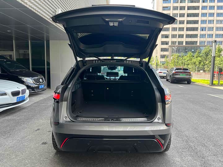 Фото 8 - Land Rover Range Rover Velar