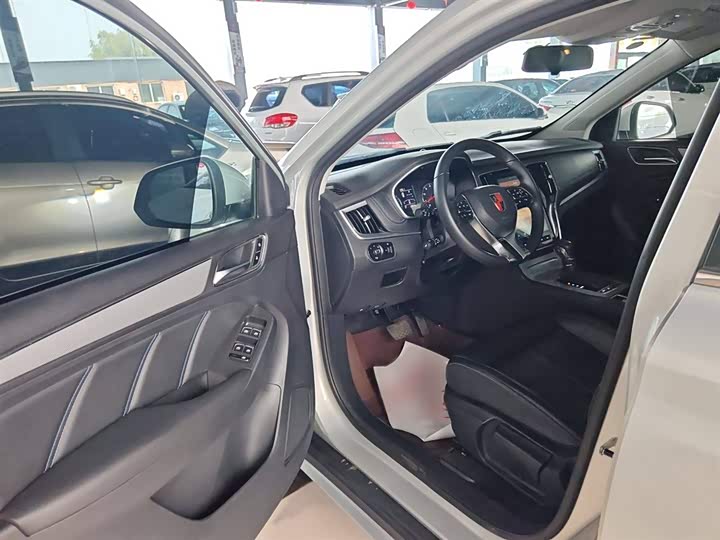 Фото 11 - Roewe RX5