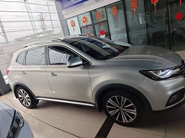 Фото 4 - Roewe RX5