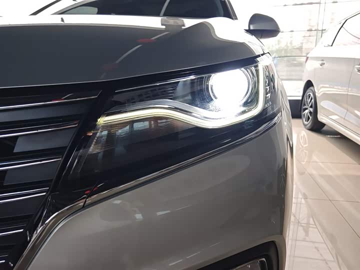 Фото 8 - Roewe RX5