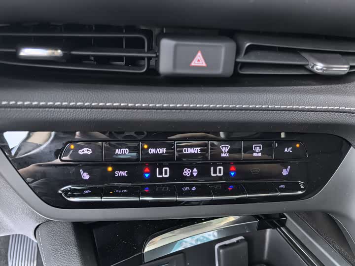 Фото 16 - Buick Envision Plus