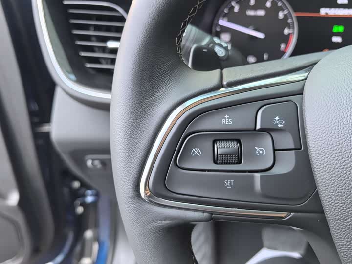 Фото 19 - Buick Envision Plus