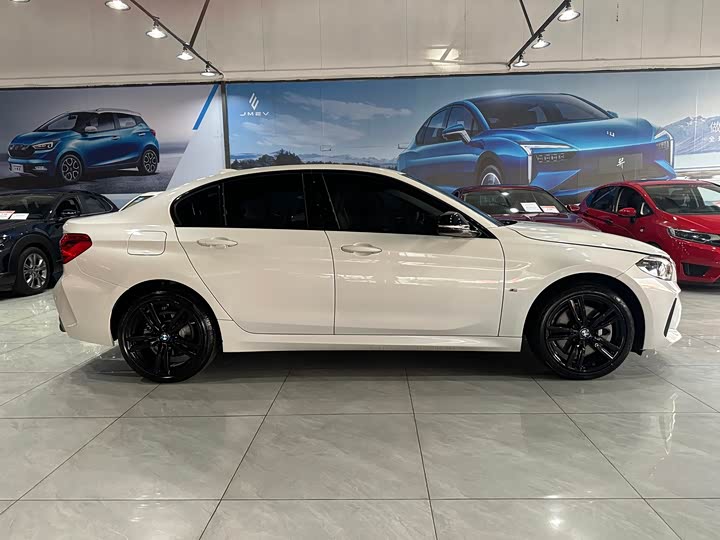 Фото 13 - BMW 1 Series