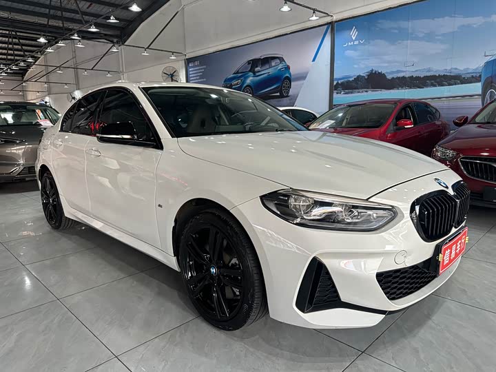 Фото 3 - BMW 1 Series