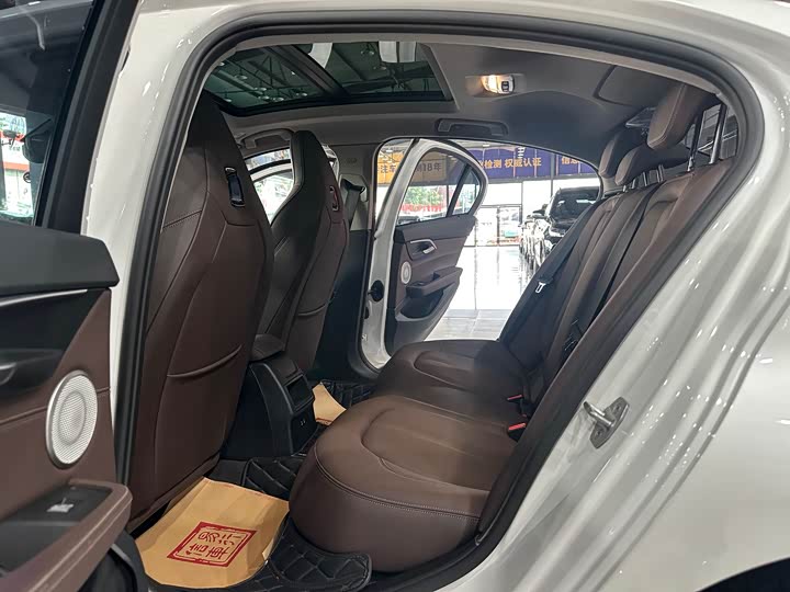 Фото 8 - BMW 1 Series