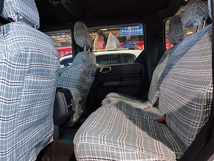 Фото 6 - Ford Bronco