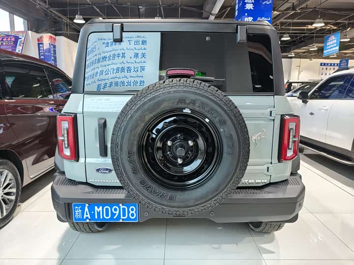 Фото 8 - Ford Bronco