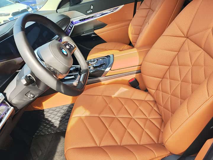 Фото 9 - BMW 7 Series