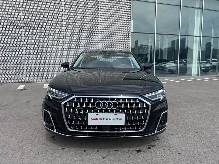 Фото 2 - Audi A8