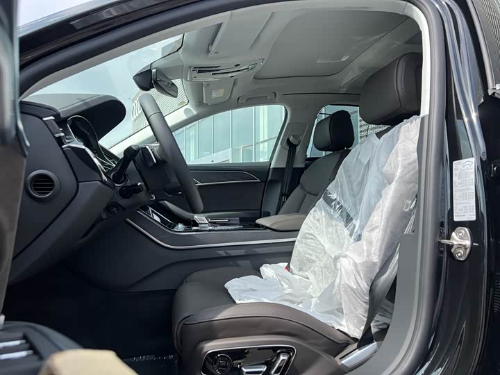 Фото 4 - Audi A8