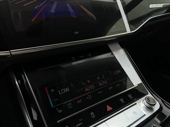 Фото 6 - Audi A8