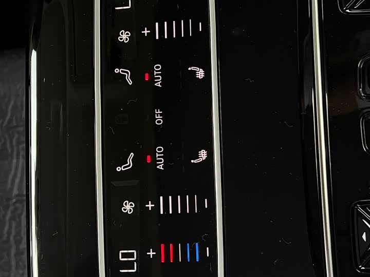 Фото 8 - Audi A8