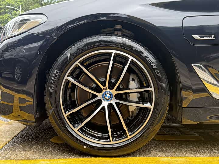 Фото 17 - BMW 5 Series Hybrid