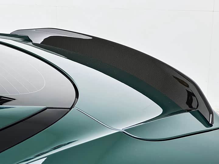 Фото 10 - Aston Martin DBS