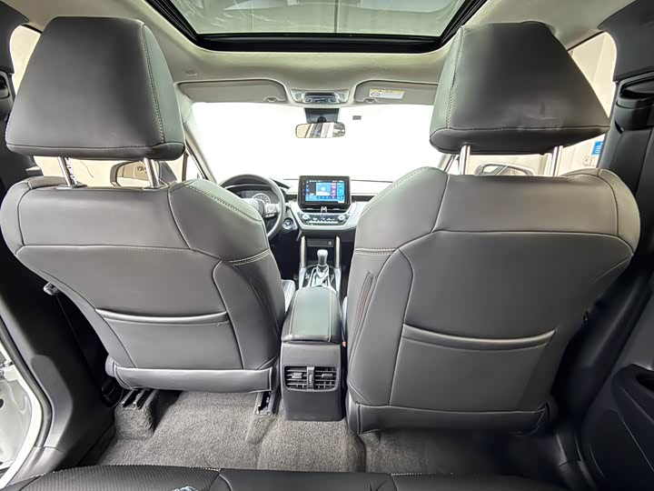 Фото 14 - Toyota Corolla Cross