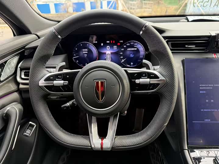 Фото 8 - Hongqi H6