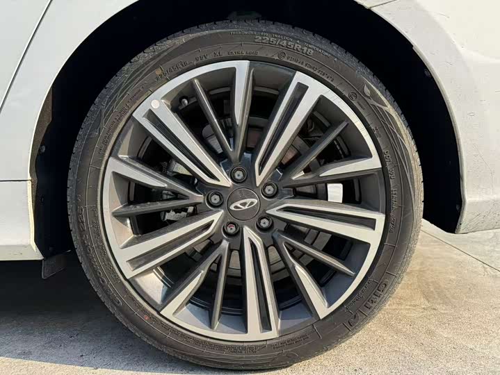 Фото 15 - Chery Arrizo 8