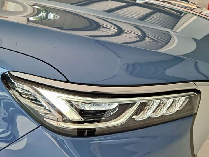 Фото 17 - Hongqi HS5