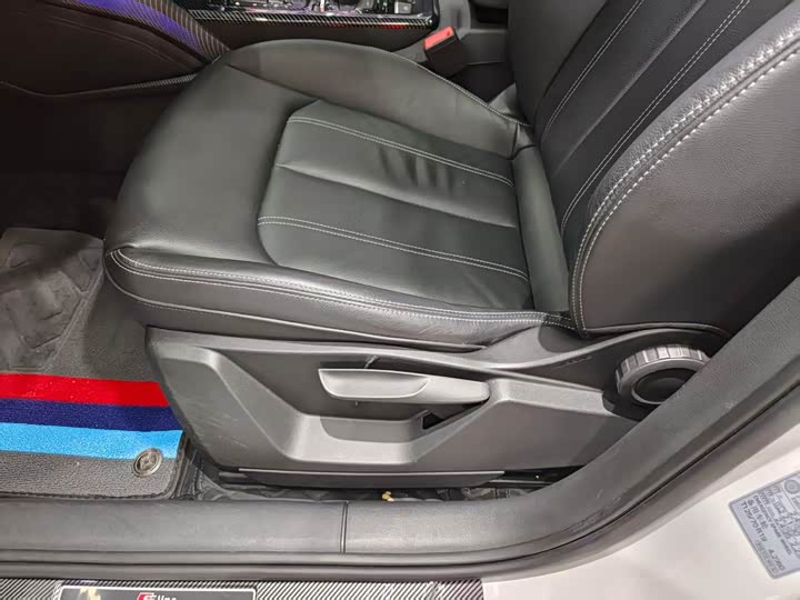 Фото 10 - Audi Q2L