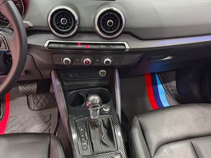 Фото 13 - Audi Q2L