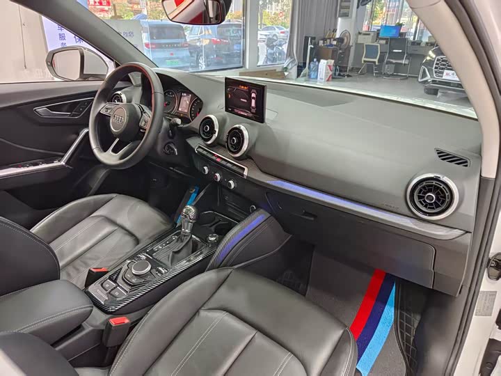 Фото 17 - Audi Q2L