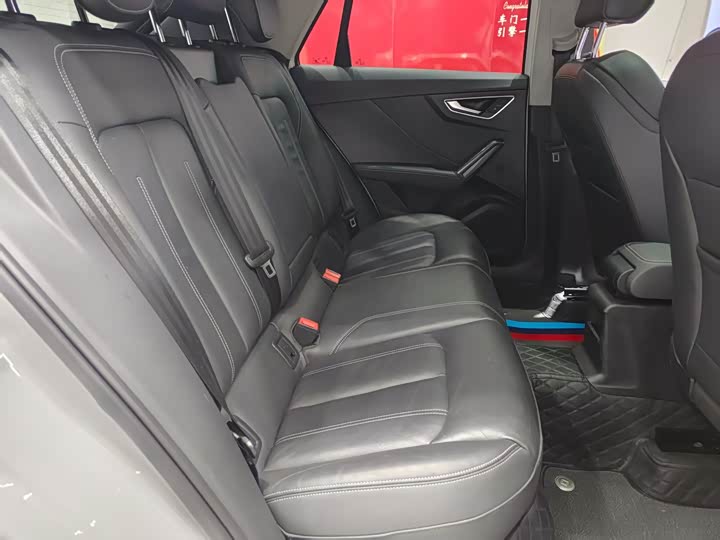 Фото 19 - Audi Q2L