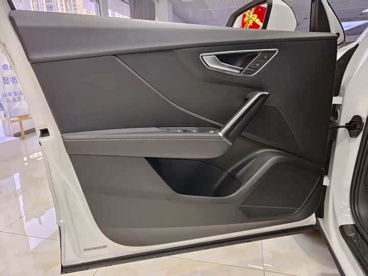 Фото 9 - Audi Q2L