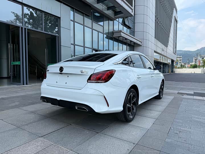 Фото 7 - MG Motor 5