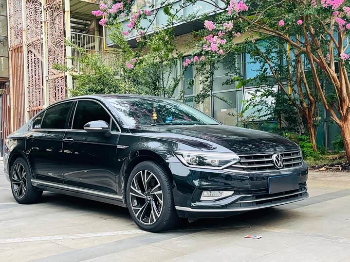 Фото 3 - Volkswagen Magotan