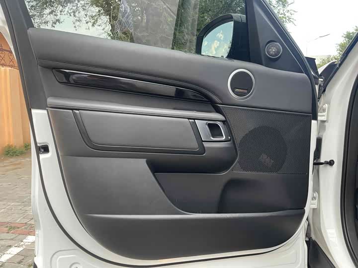 Фото 10 - Land Rover Discovery