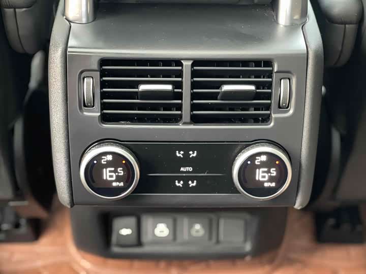 Фото 20 - Land Rover Discovery