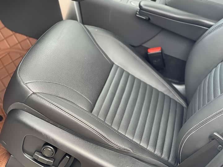 Фото 9 - Land Rover Discovery