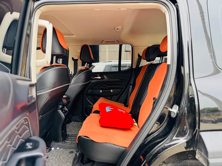 Фото 6 - Tank 300