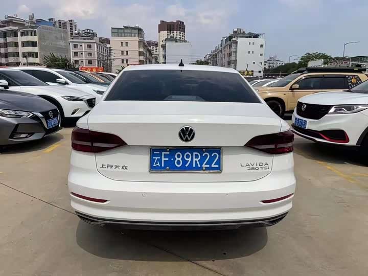 Фото 8 - Volkswagen Lavida