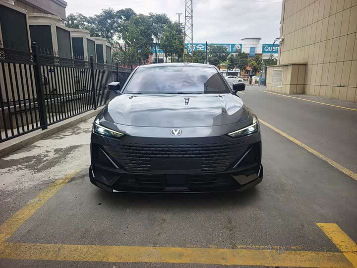 Фото 2 - Changan UNI-V