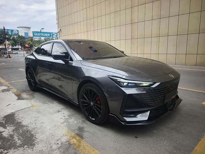 Фото 3 - Changan UNI-V