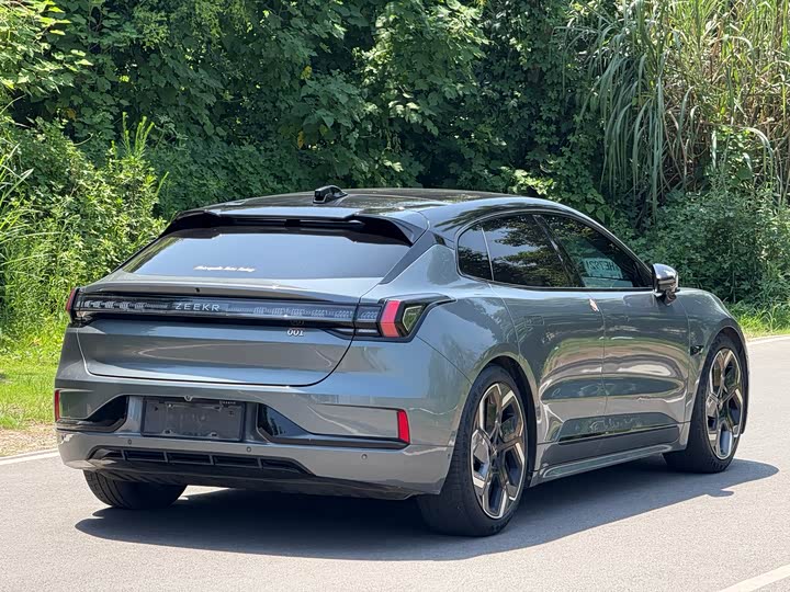 Фото 4 - Zeekr 001