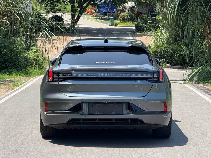 Фото 5 - Zeekr 001