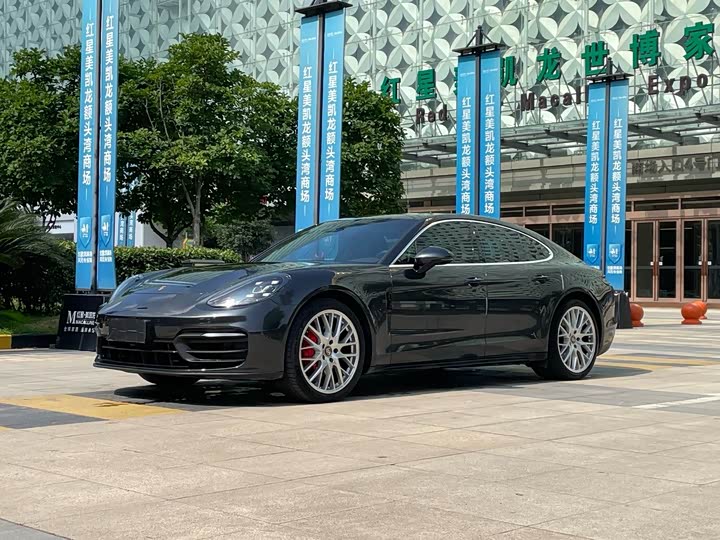 Фото 1 - Porsche Panamera