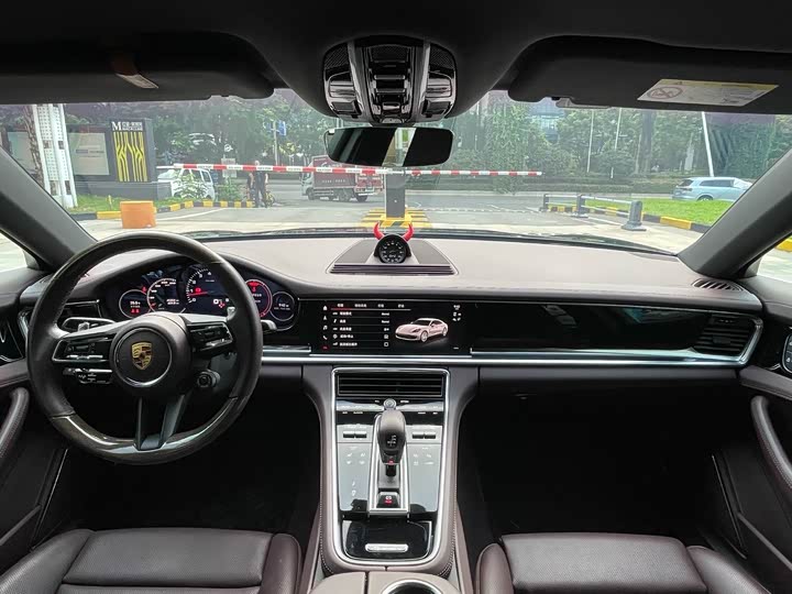 Фото 10 - Porsche Panamera