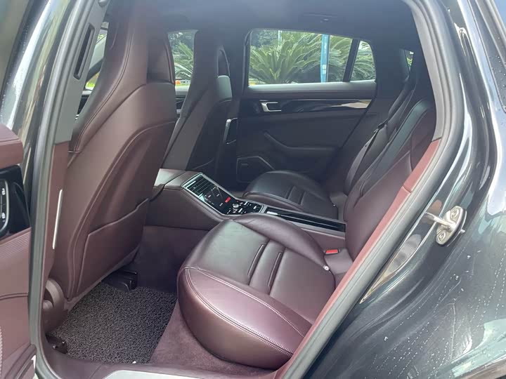 Фото 11 - Porsche Panamera