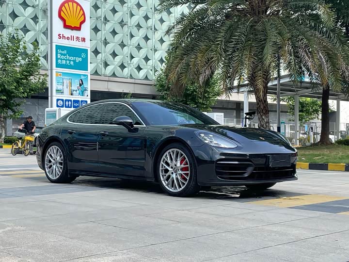 Фото 3 - Porsche Panamera