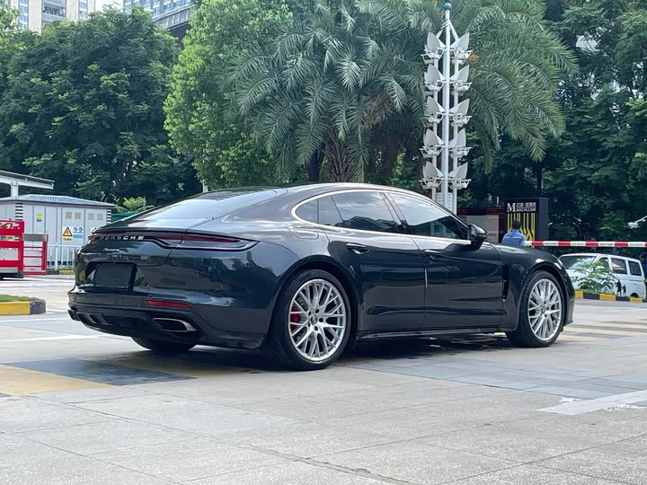 Фото 4 - Porsche Panamera