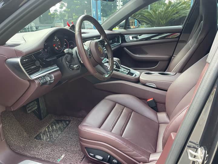 Фото 8 - Porsche Panamera