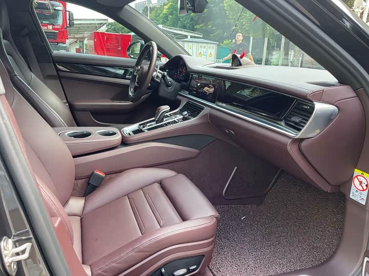 Фото 9 - Porsche Panamera