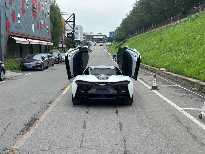 Фото 11 - McLaren Artura