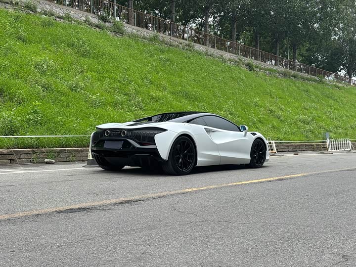 Фото 13 - McLaren Artura