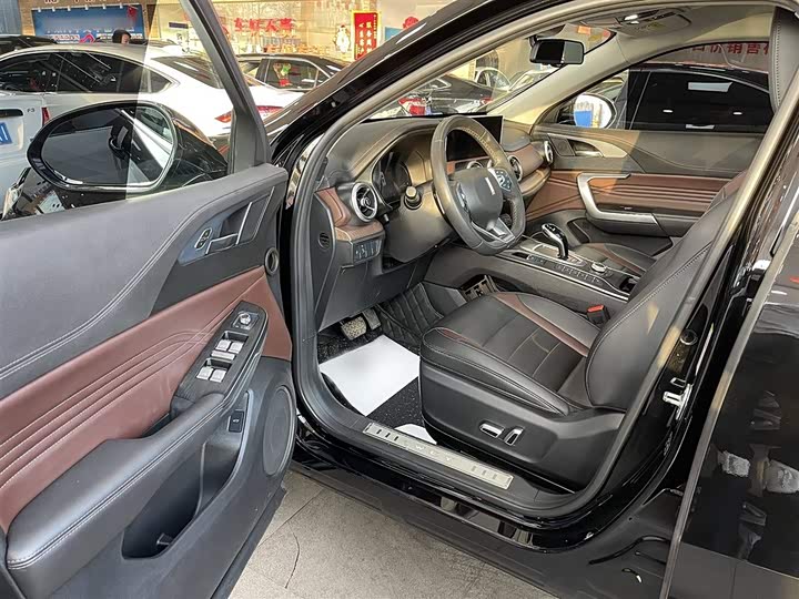 Фото 17 - Wey VV5